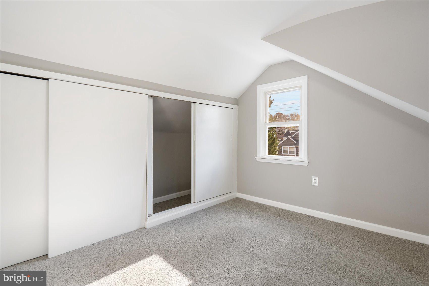 COLONIAL DRIVE - Residential