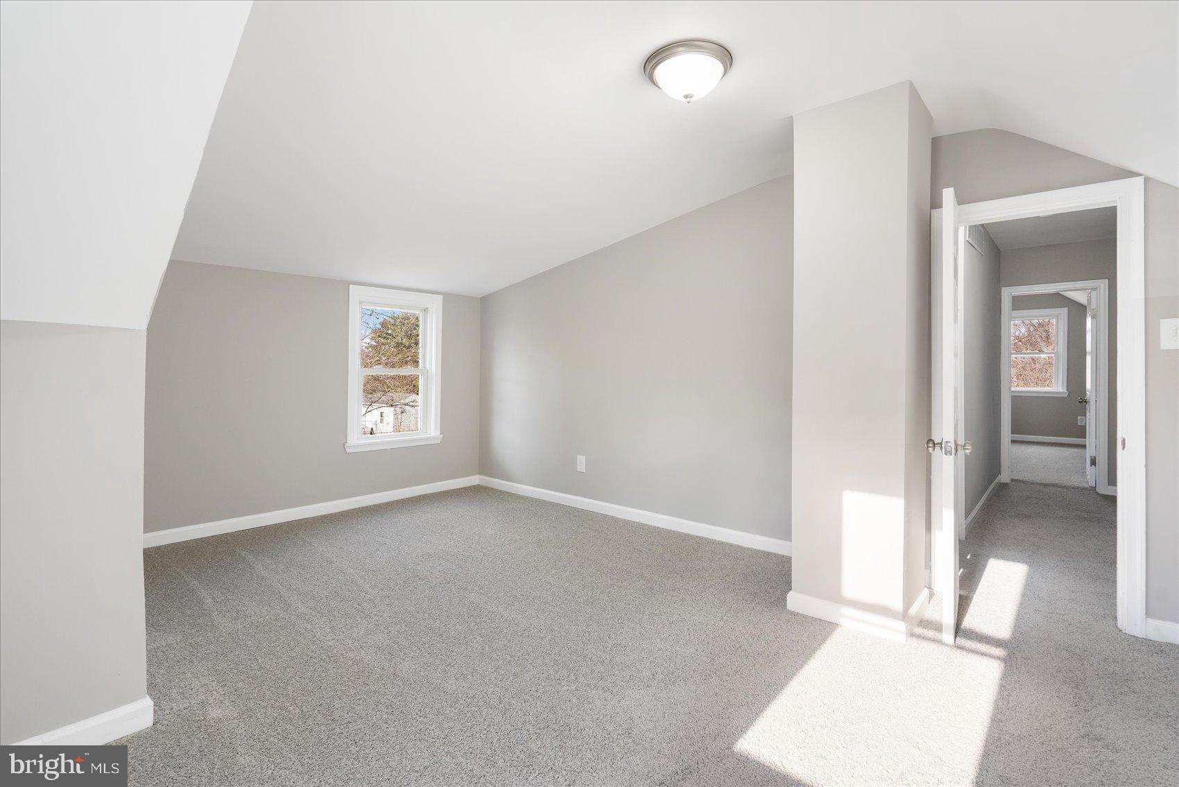 COLONIAL DRIVE - Residential