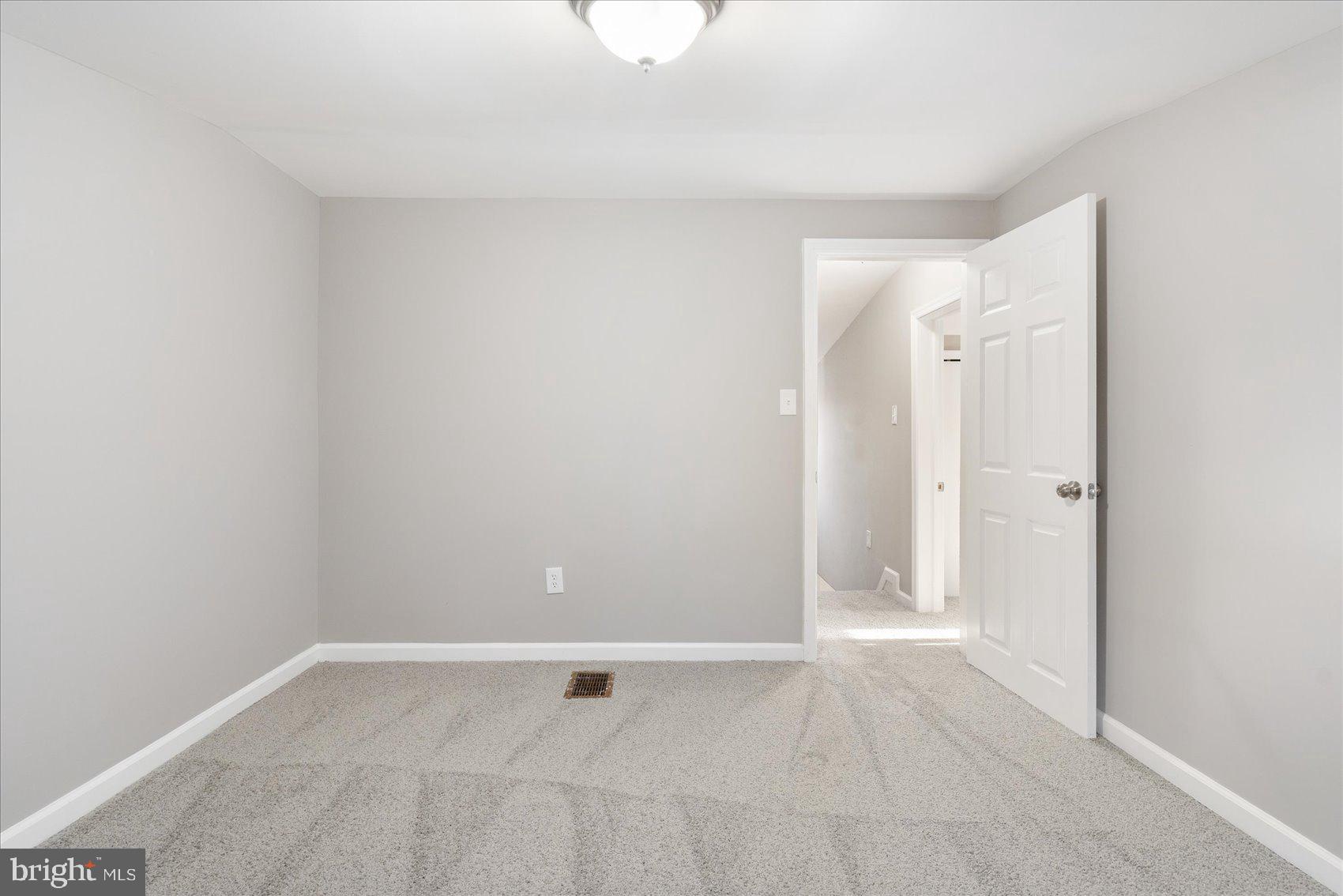 COLONIAL DRIVE - Residential