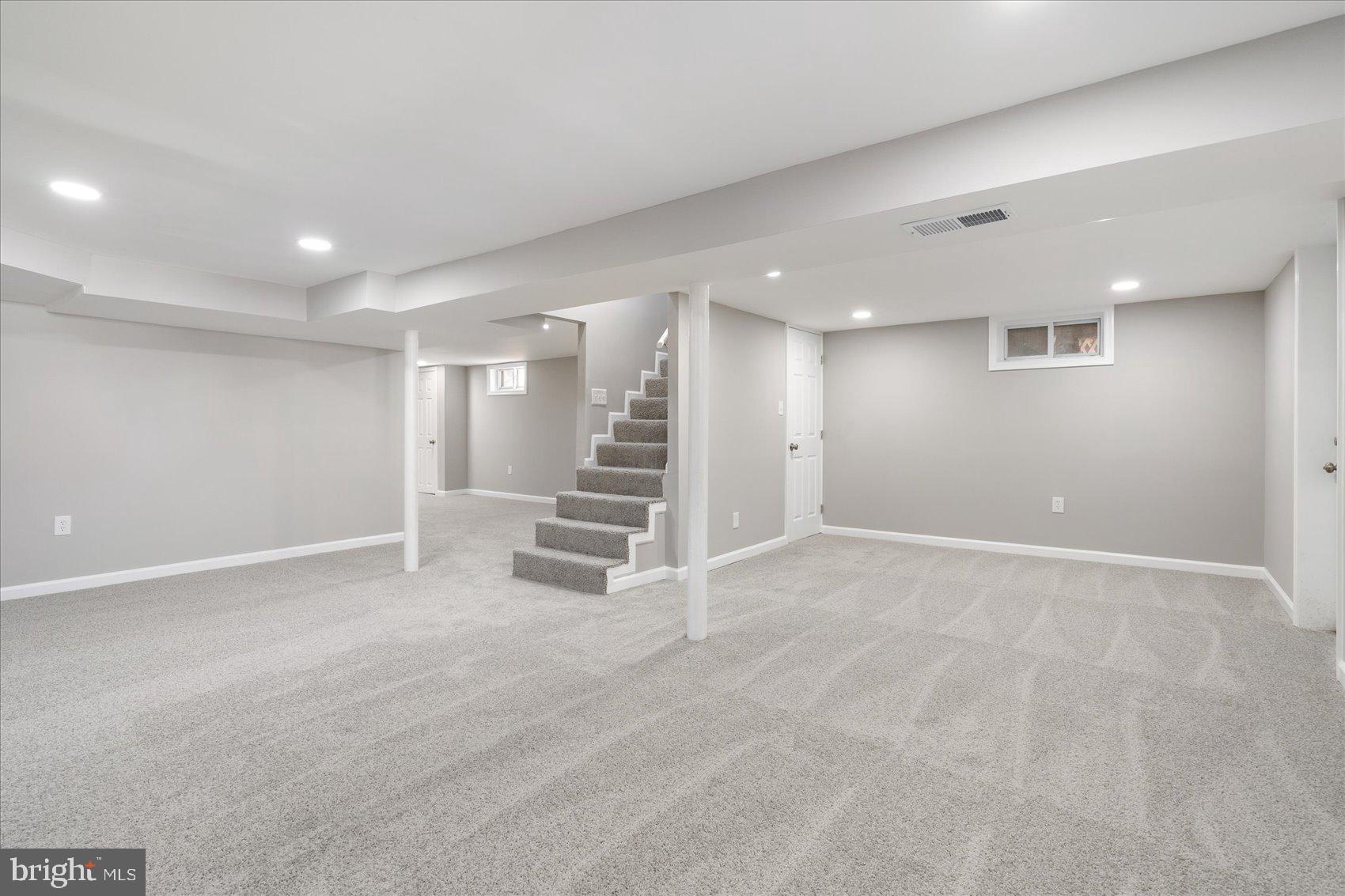 COLONIAL DRIVE - Residential