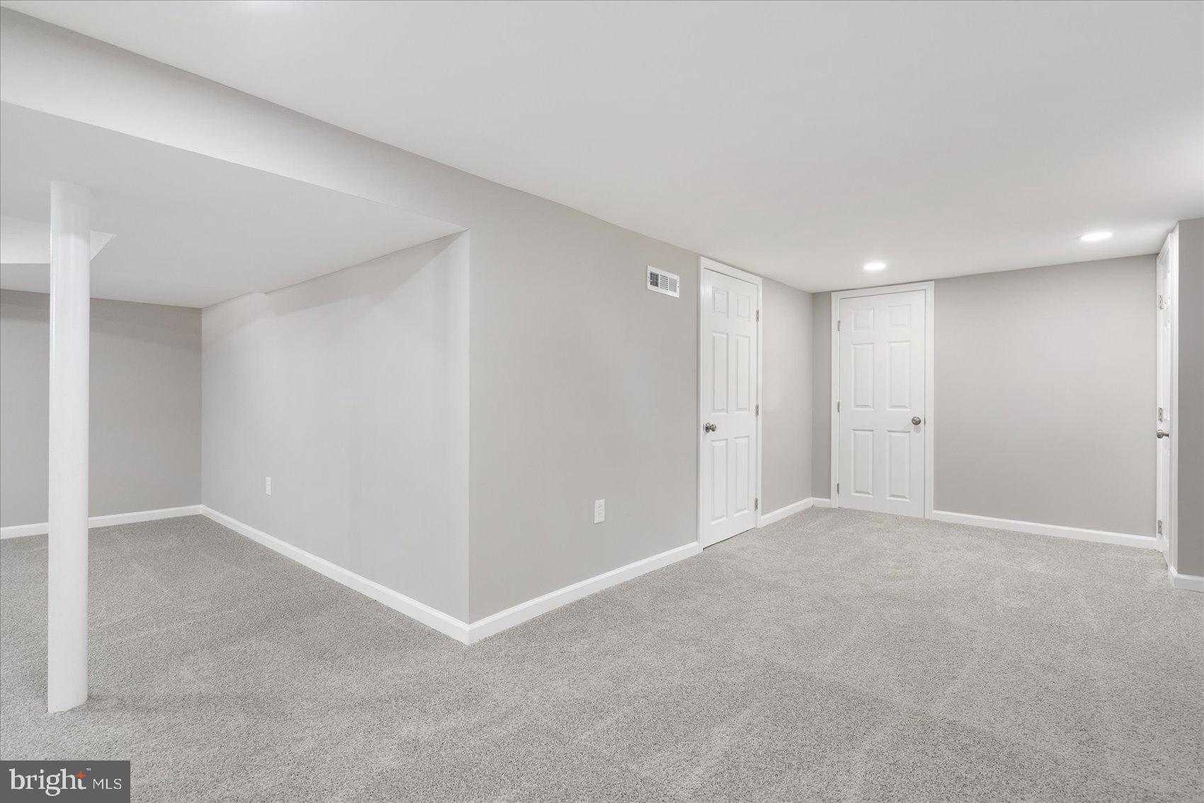 COLONIAL DRIVE - Residential