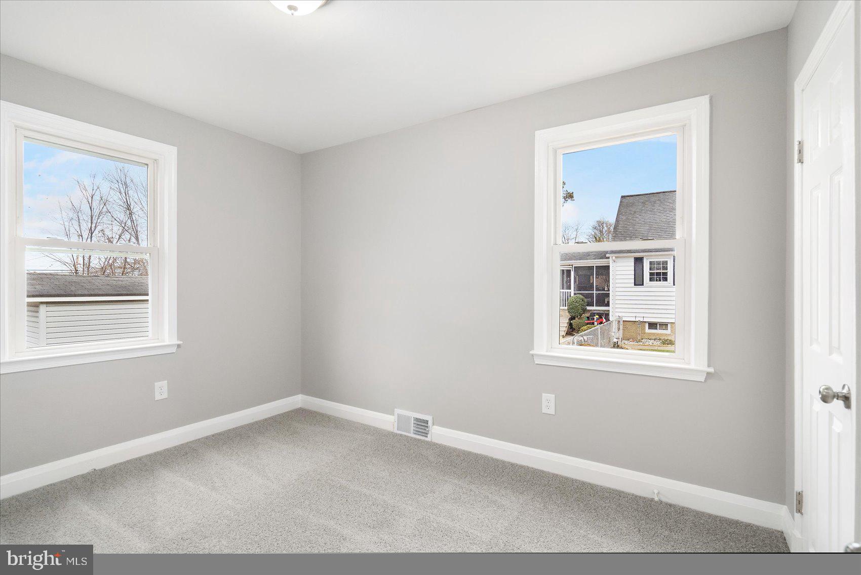 COLONIAL DRIVE - Residential