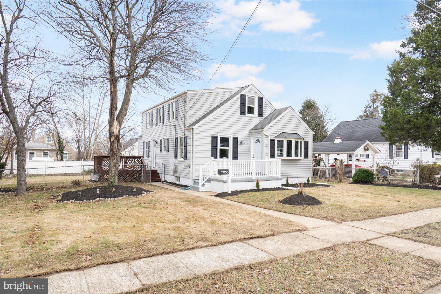 COLONIAL DRIVE - Residential