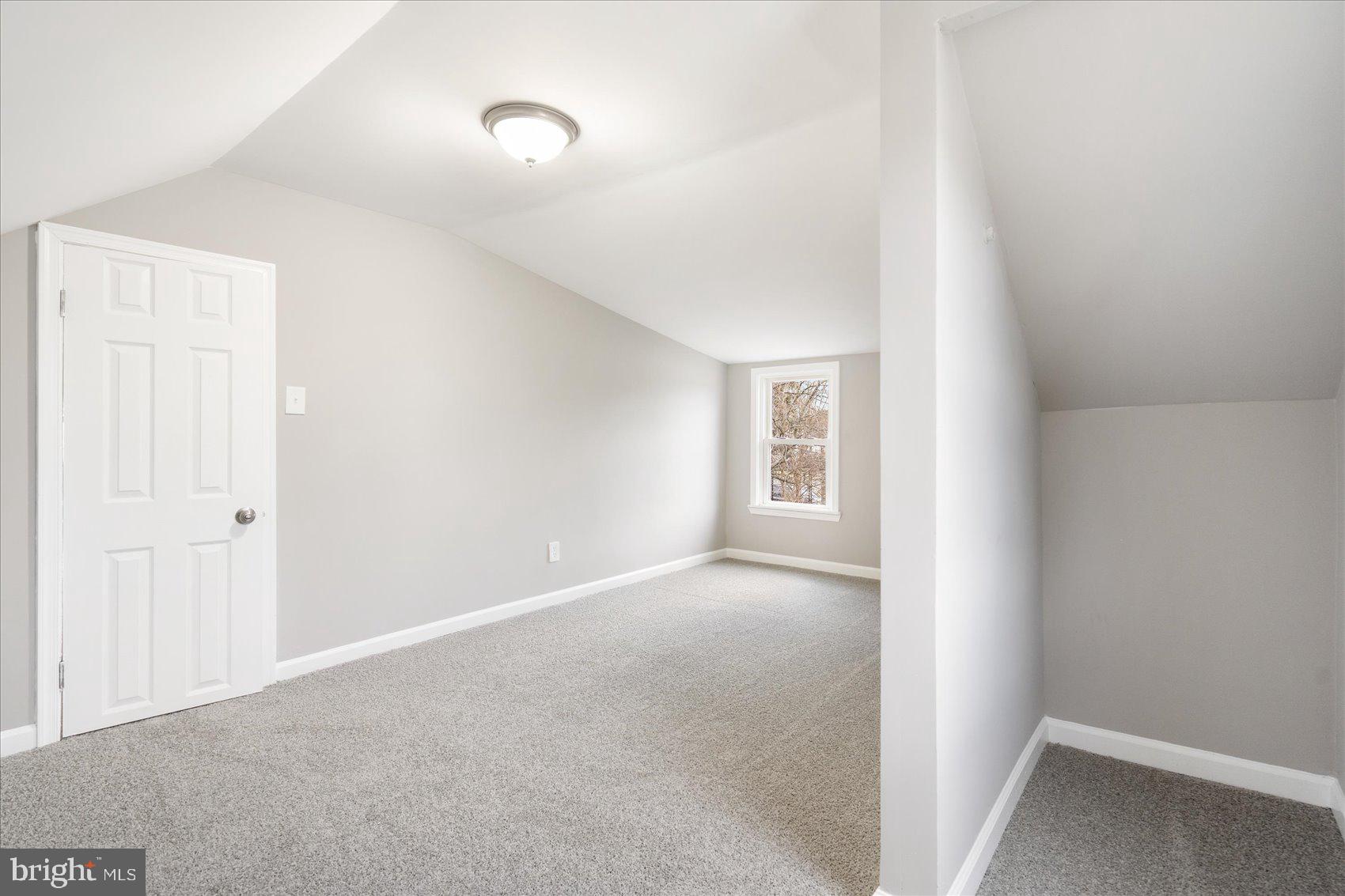 COLONIAL DRIVE - Residential