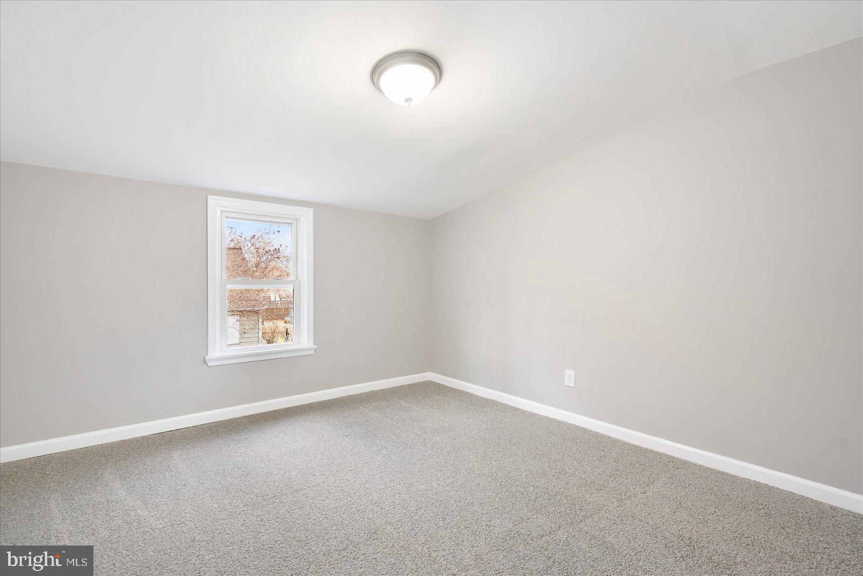 COLONIAL DRIVE - Residential