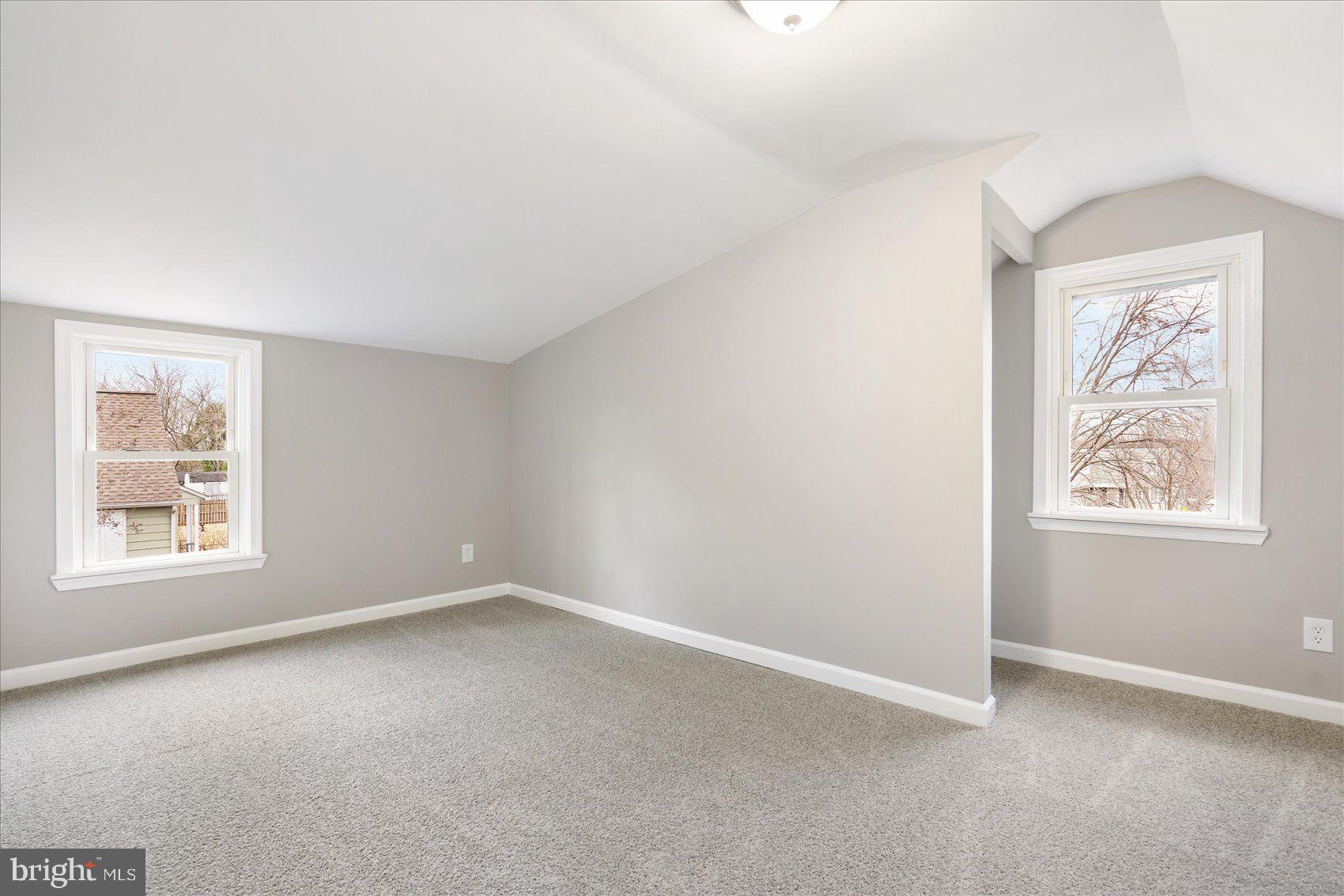 COLONIAL DRIVE - Residential