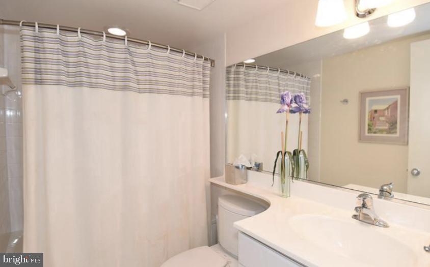 ROTONDA - Residential Lease