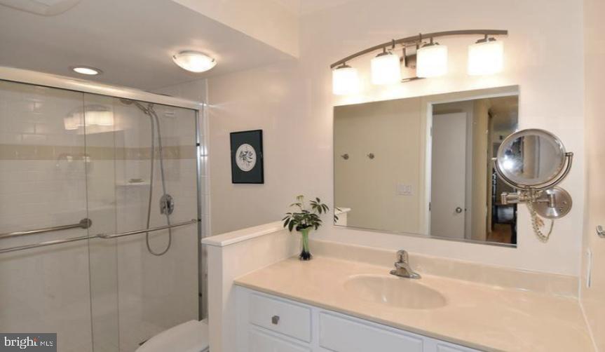 ROTONDA - Residential Lease