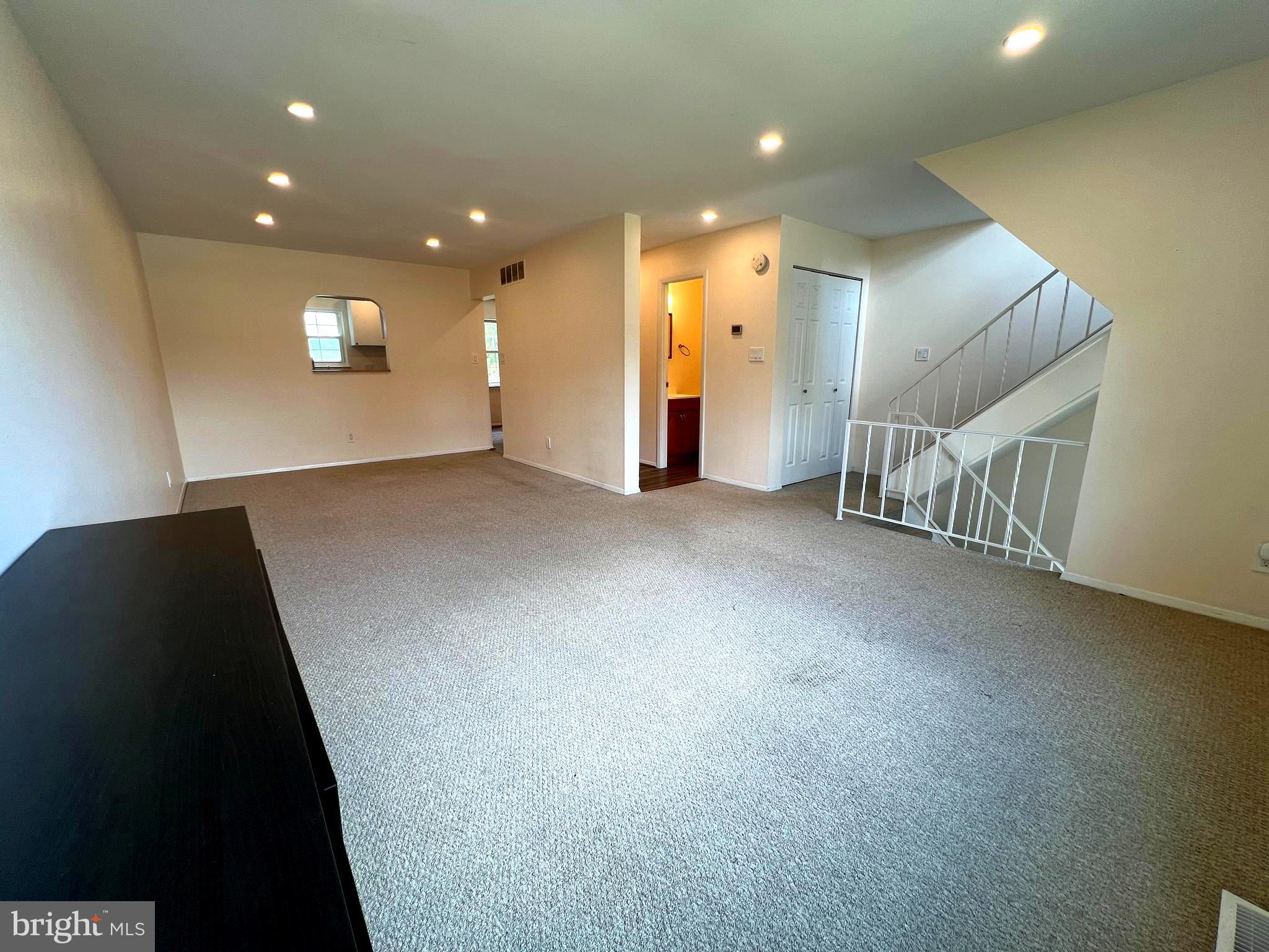 315 HOMETOWN WAY