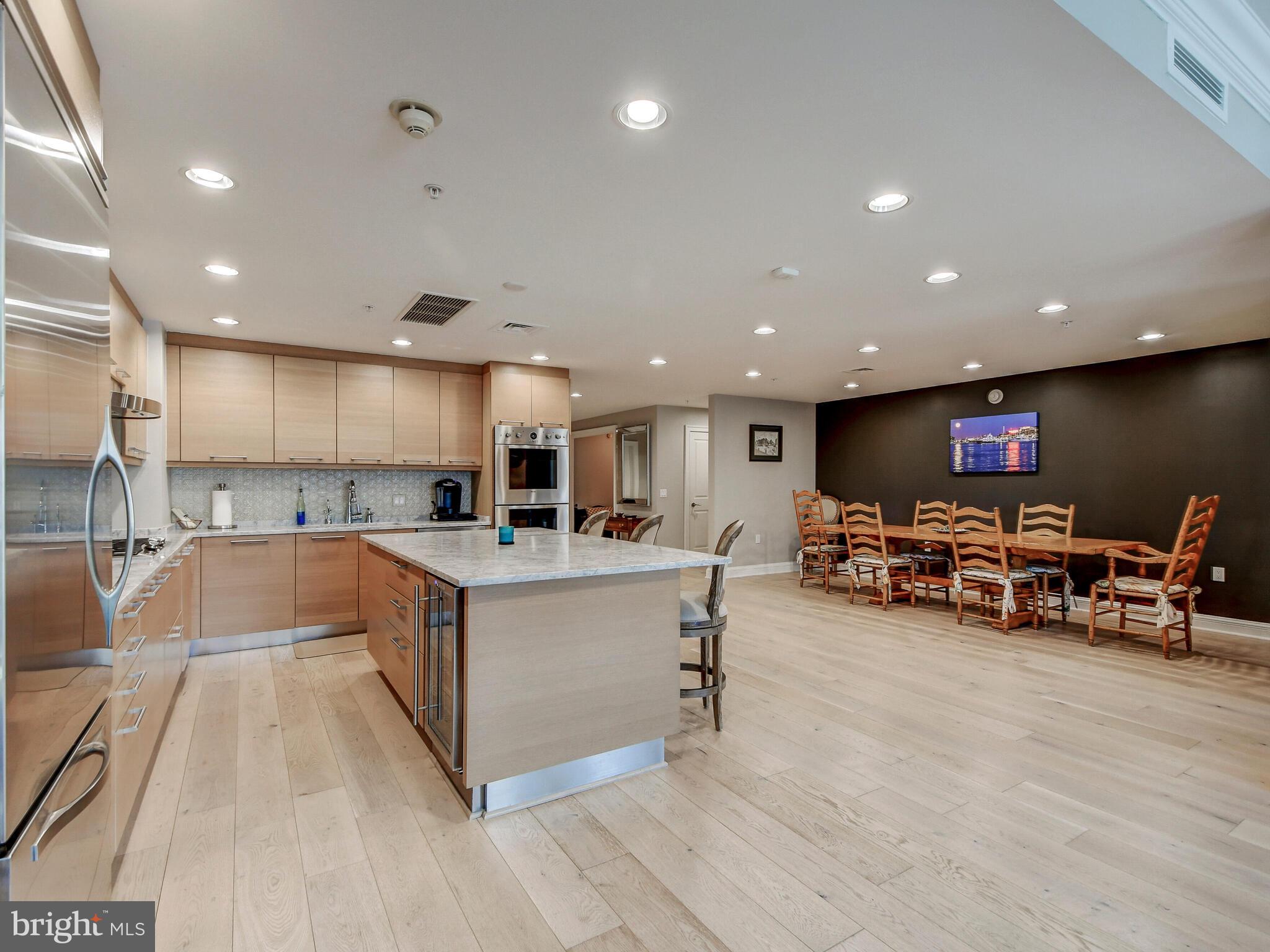 THE RITZ-CARLTON RESIDENCES - Residential