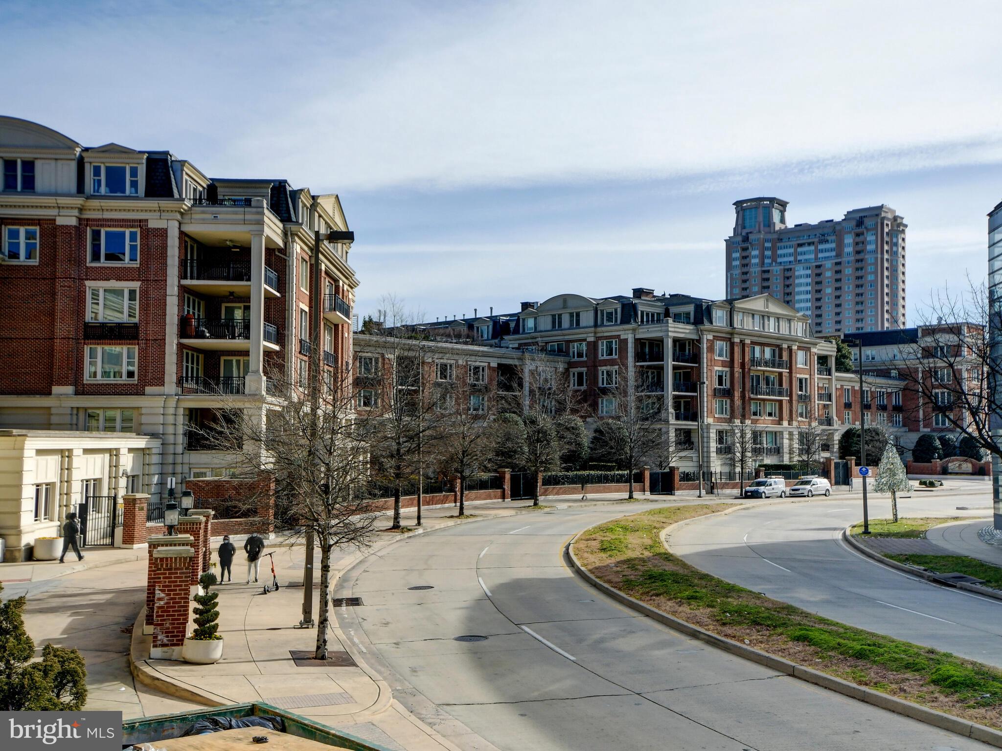 THE RITZ-CARLTON RESIDENCES - Residential