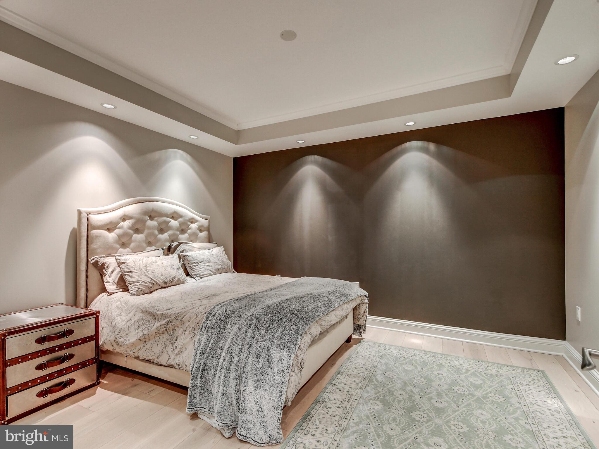 THE RITZ-CARLTON RESIDENCES - Residential