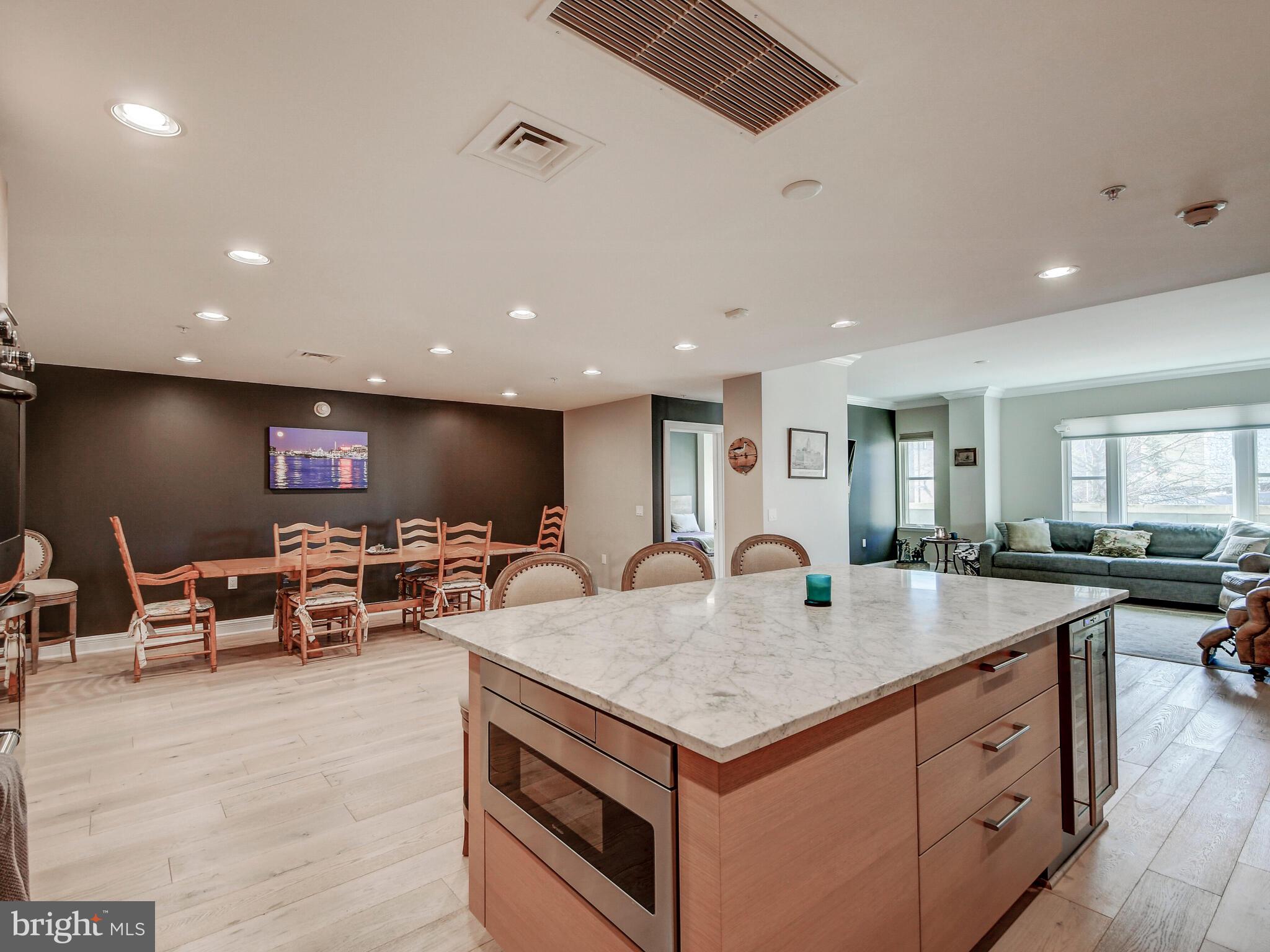 THE RITZ-CARLTON RESIDENCES - Residential