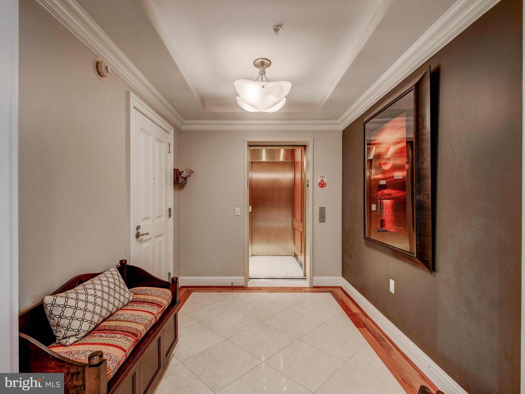 THE RITZ-CARLTON RESIDENCES - Residential