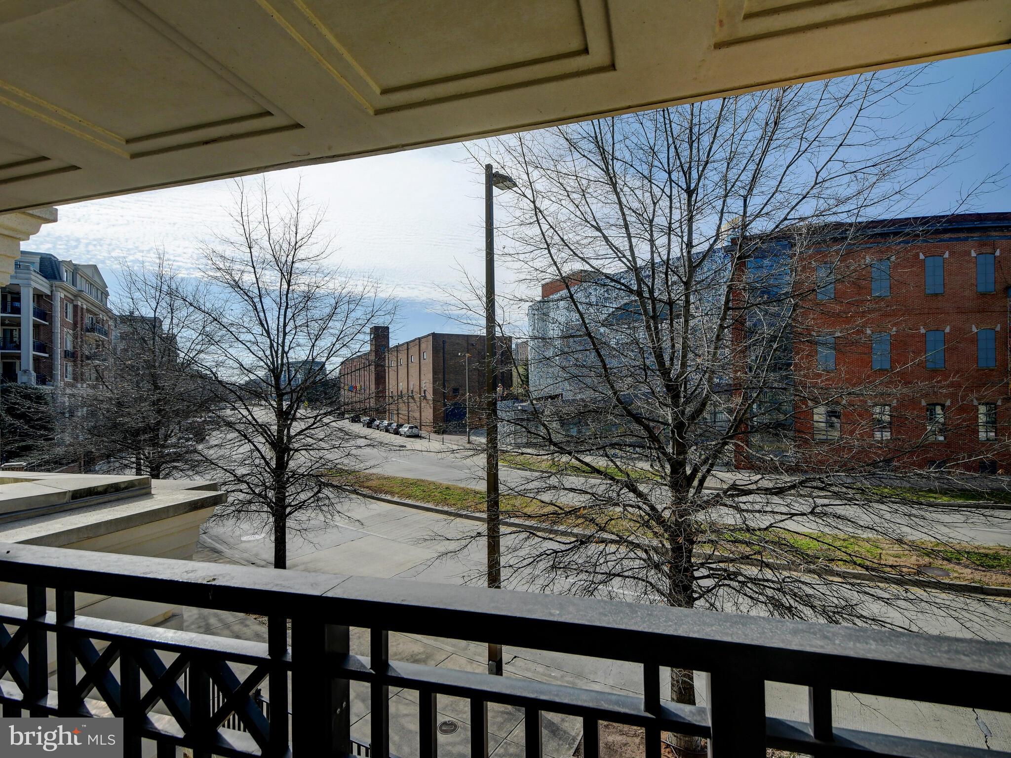 THE RITZ-CARLTON RESIDENCES - Residential