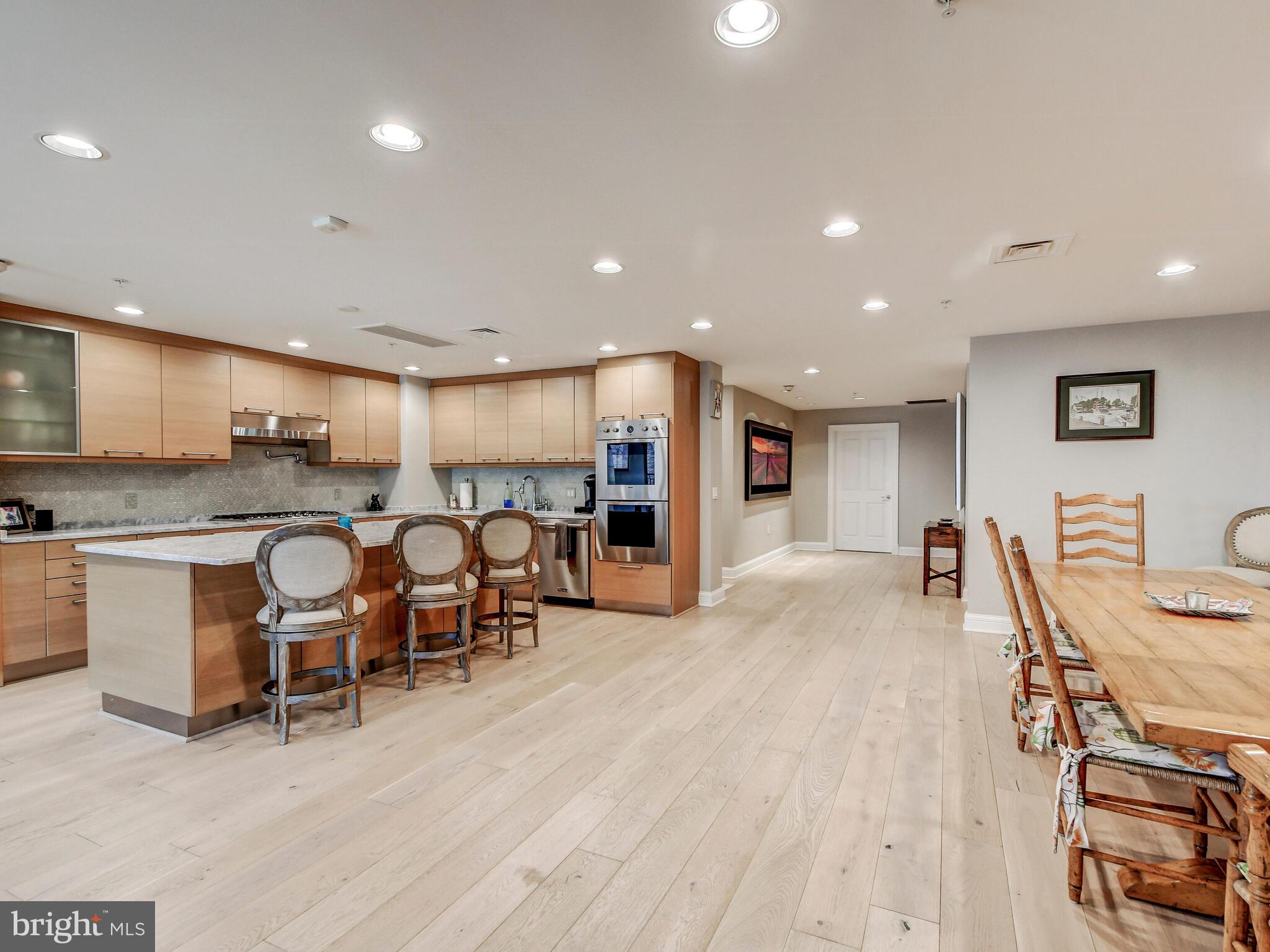 THE RITZ-CARLTON RESIDENCES - Residential