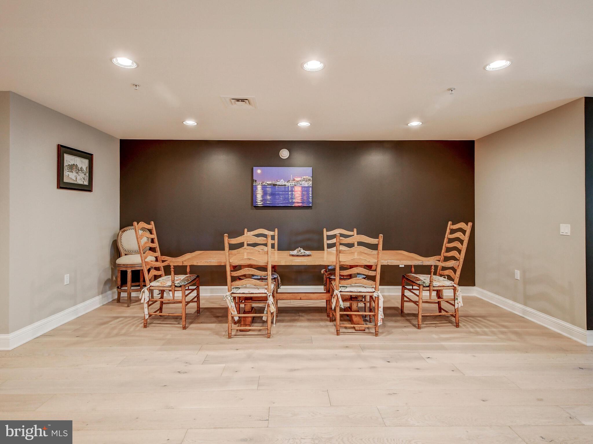 THE RITZ-CARLTON RESIDENCES - Residential