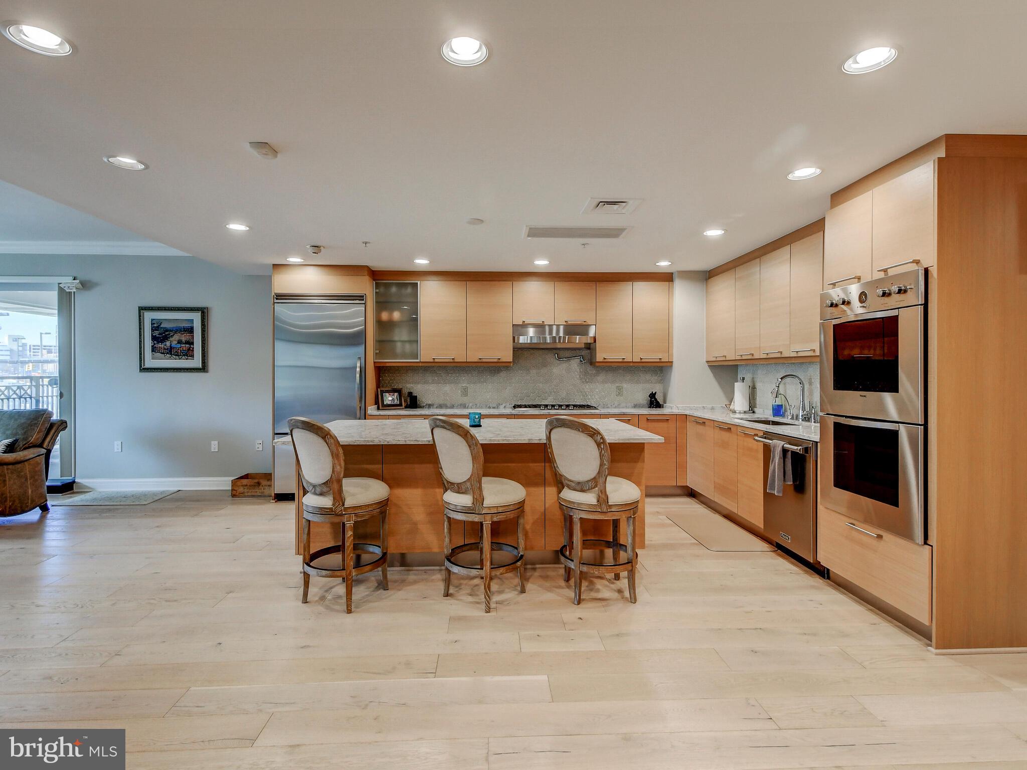 THE RITZ-CARLTON RESIDENCES - Residential