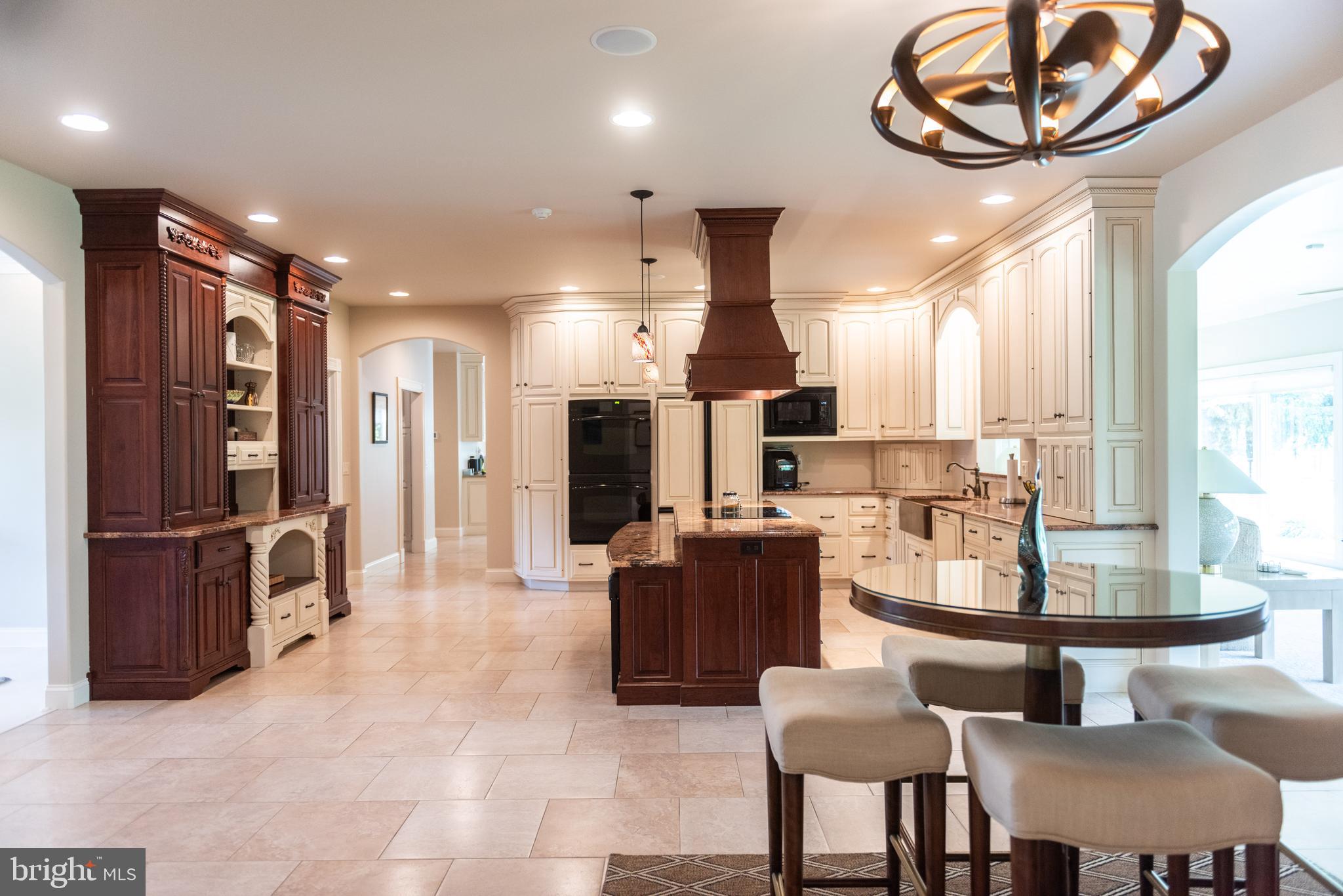 FALCON RIDGE - Residential