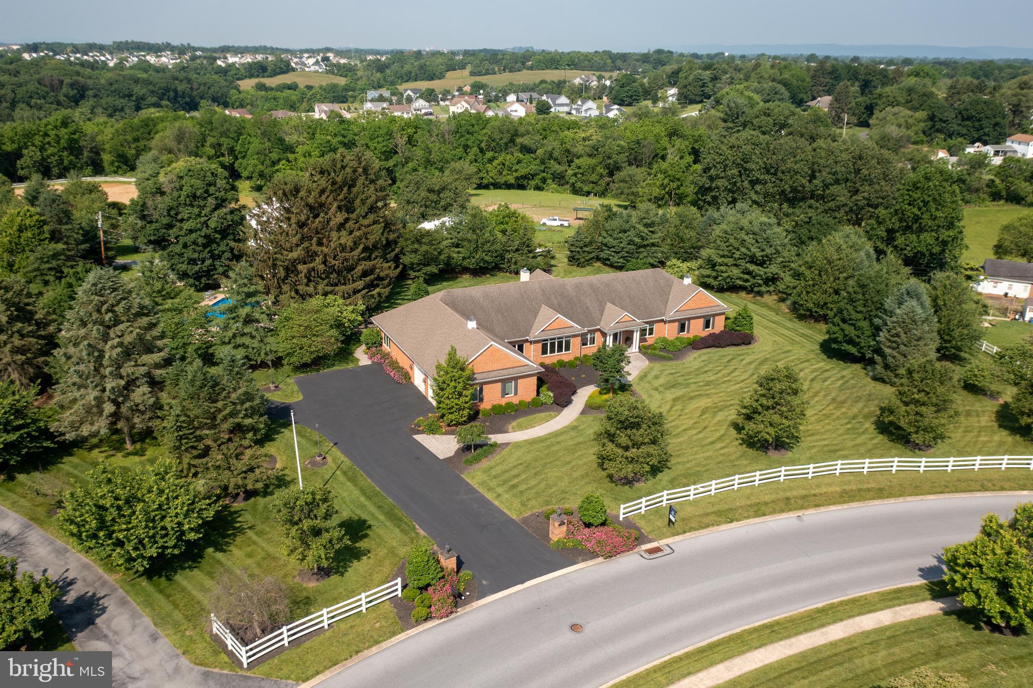 FALCON RIDGE - Residential