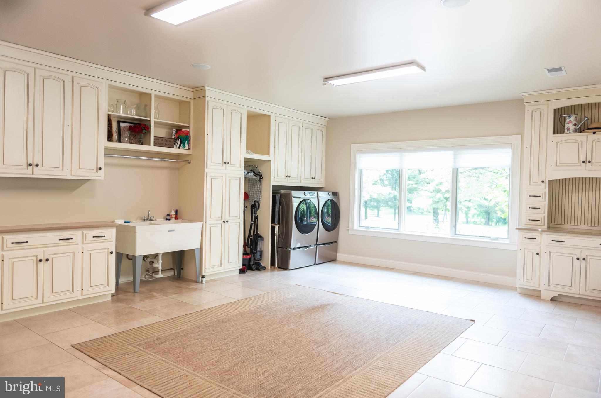 FALCON RIDGE - Residential