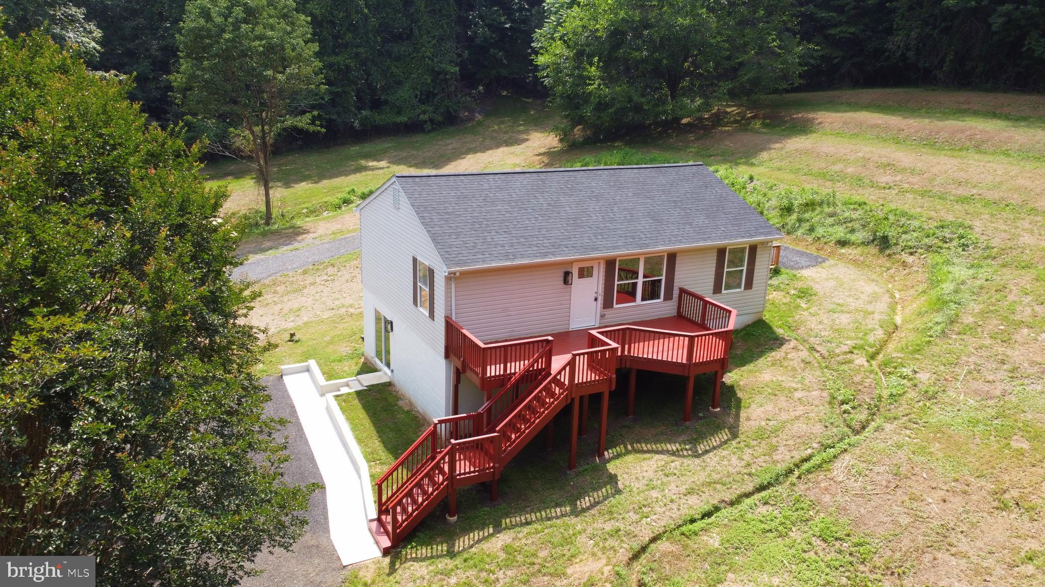 1032 DEAL PLACE