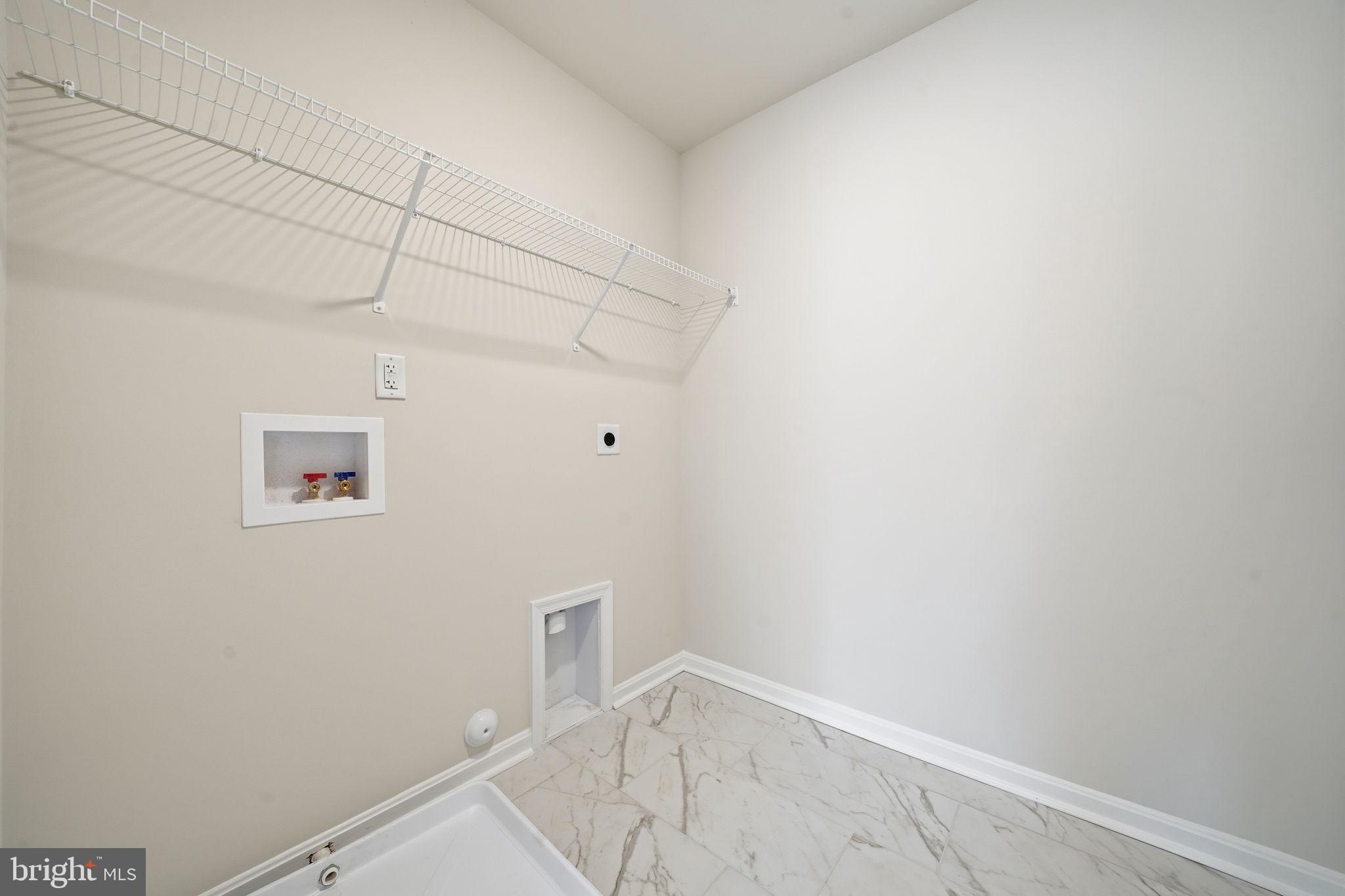 LADYSMITH VILLAGE - Residential