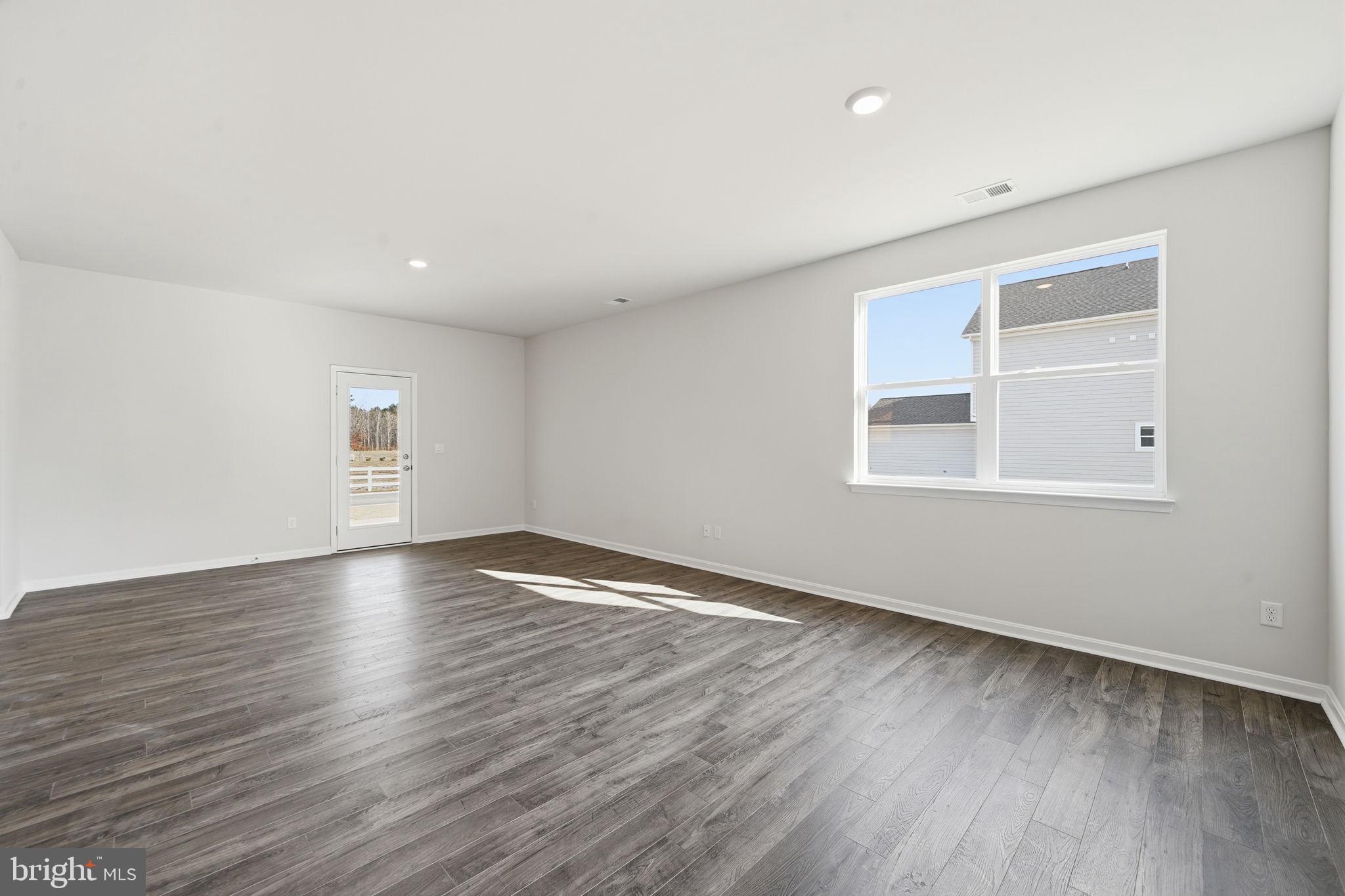 LADYSMITH VILLAGE - Residential