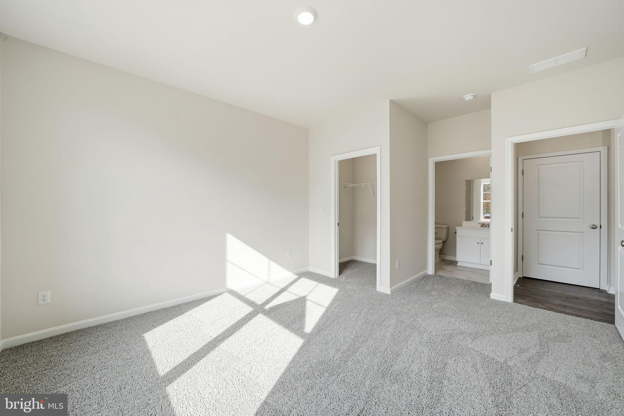 LADYSMITH VILLAGE - Residential