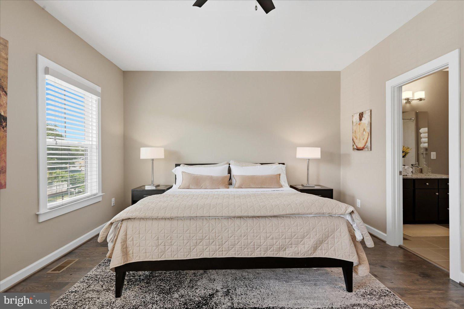 METRO ROW - Residential