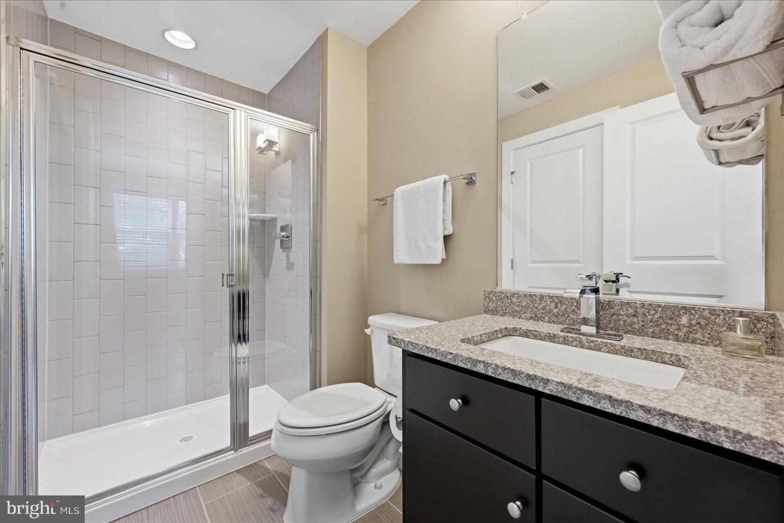 METRO ROW - Residential