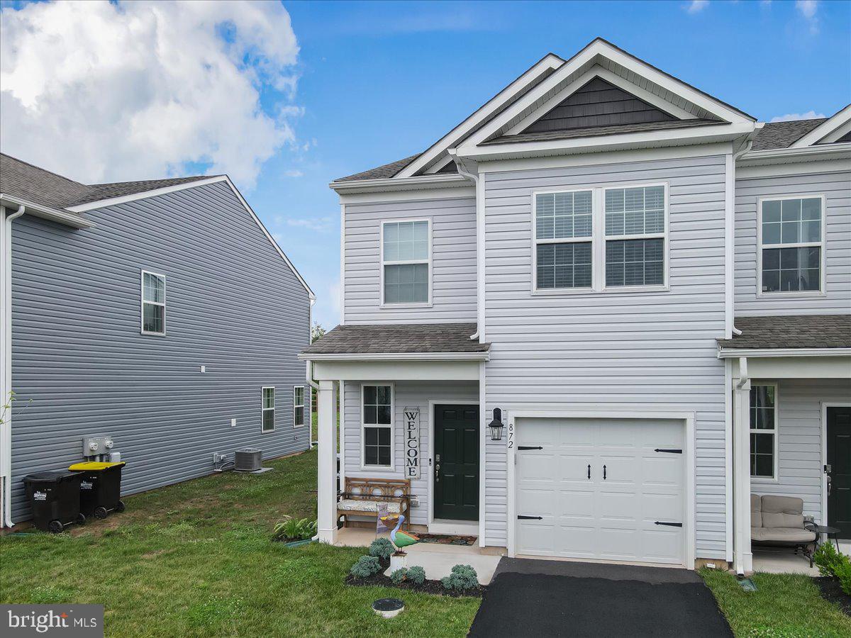 872 PEACEFUL LANE