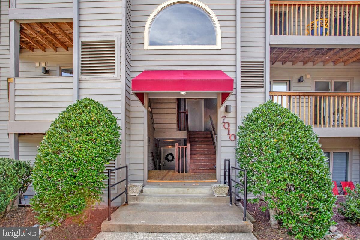 7010 CHANNEL VILLAGE COURT 102