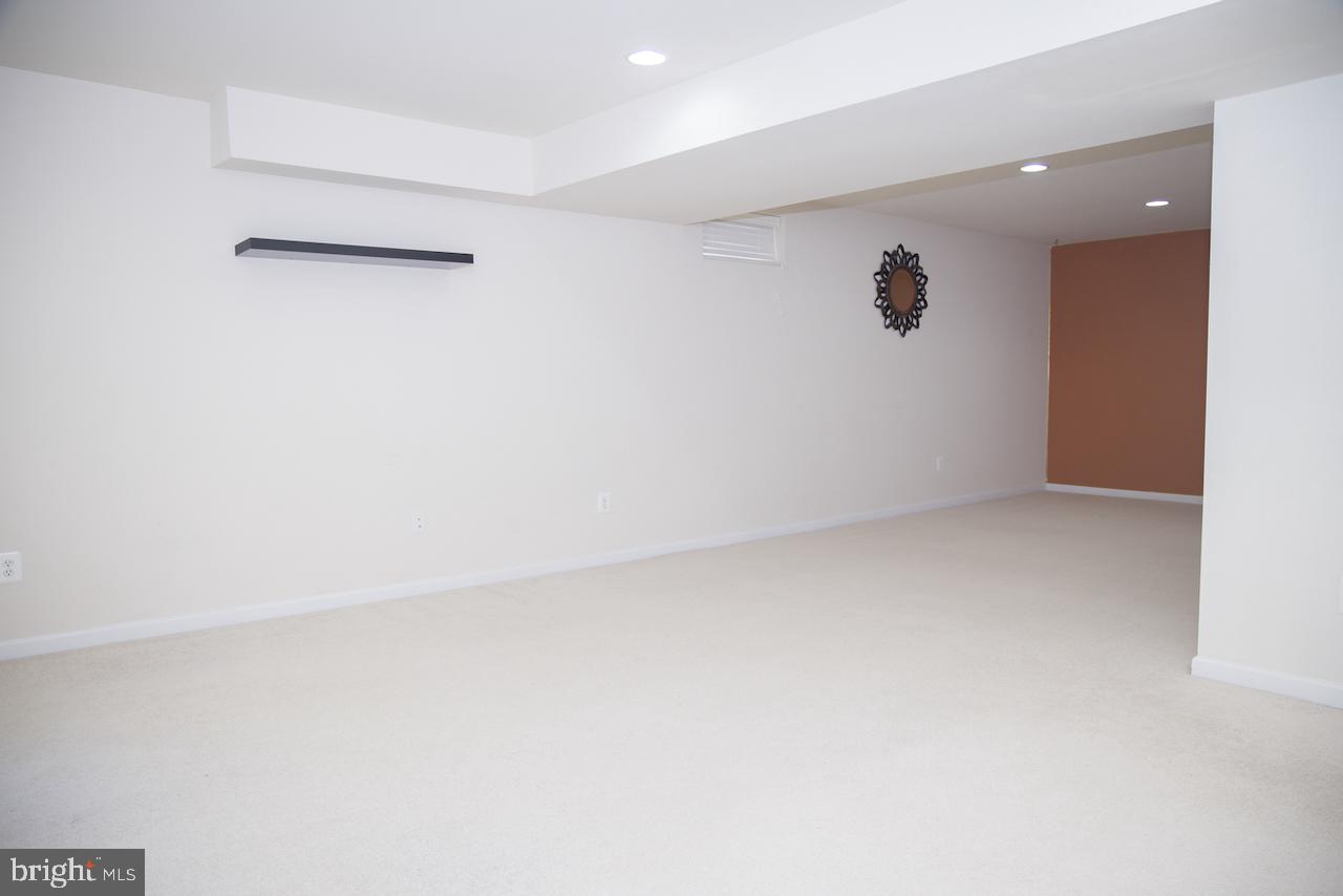 SPRIGGS RUN ESTATES - Residential