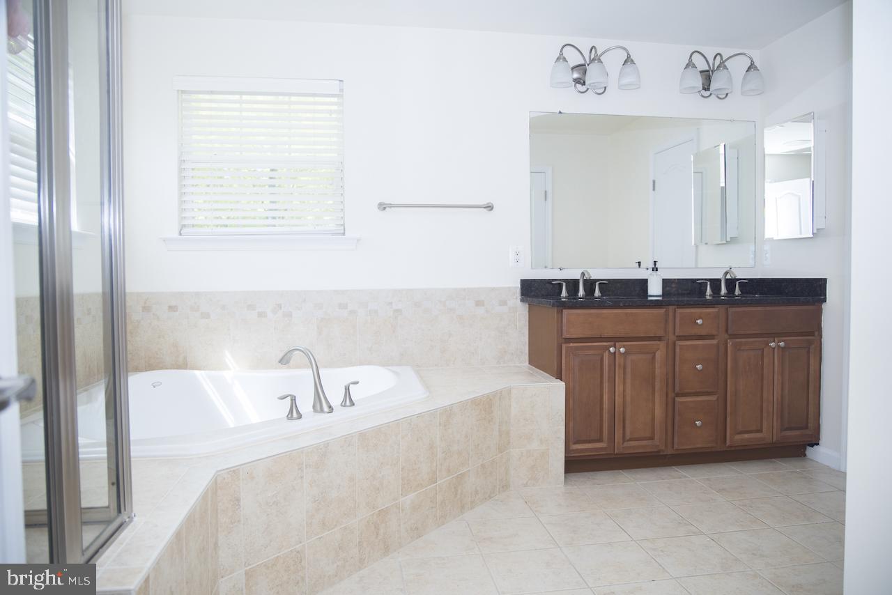 SPRIGGS RUN ESTATES - Residential