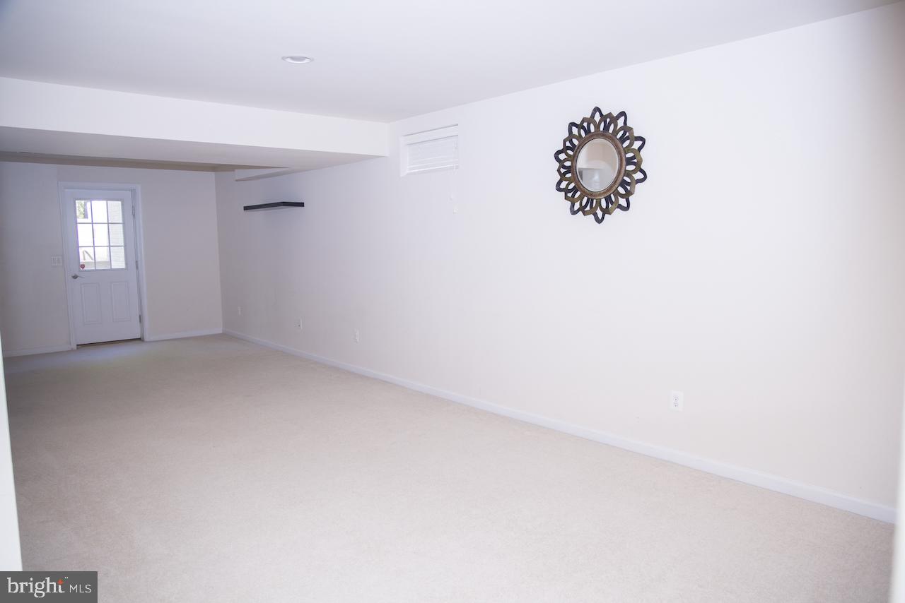 SPRIGGS RUN ESTATES - Residential