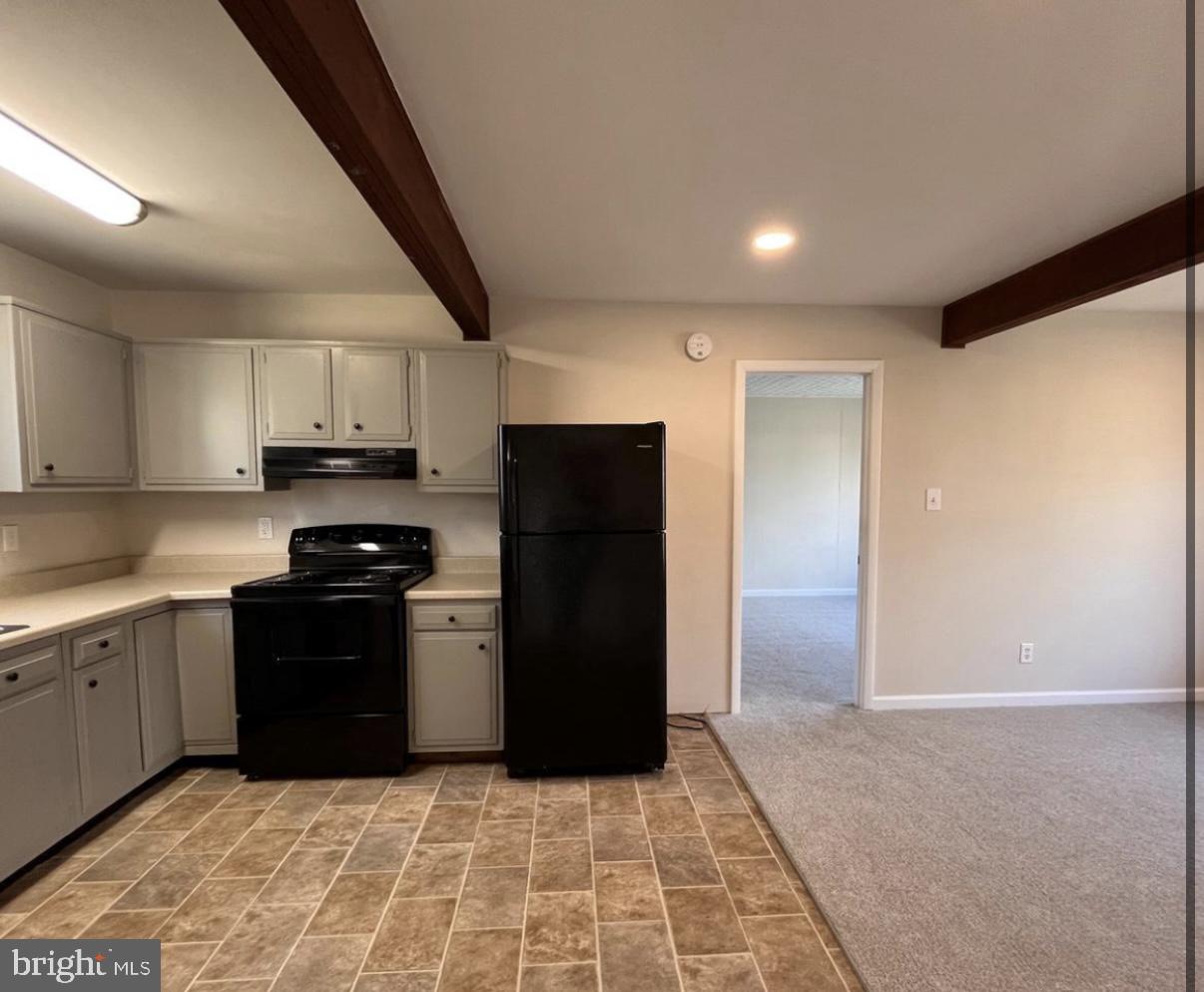 STONEYBROOKE - Residential Lease