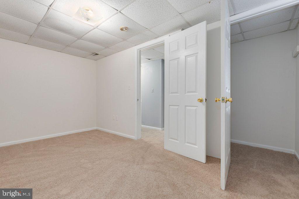 CALVERTON - Residential