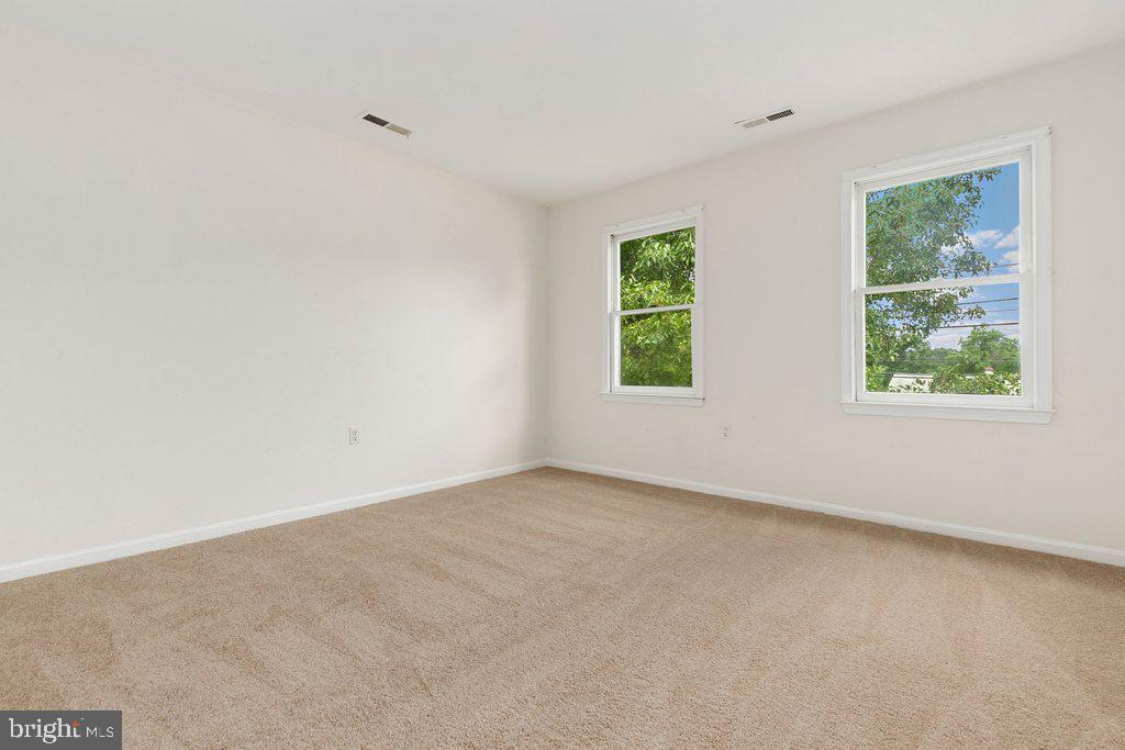 CALVERTON - Residential