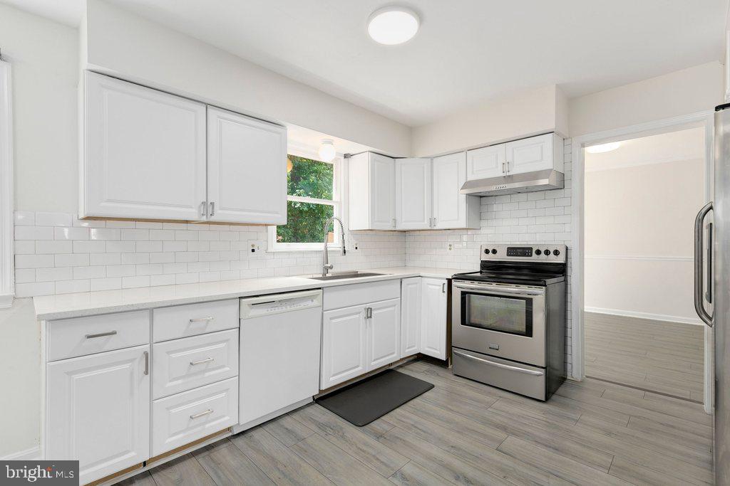 CALVERTON - Residential