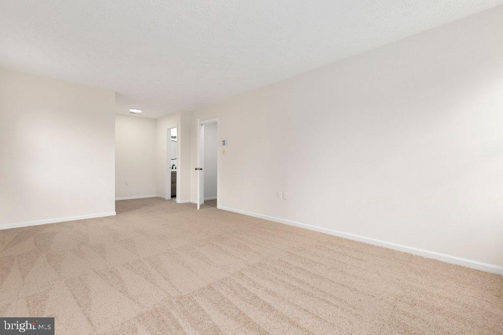 CALVERTON - Residential