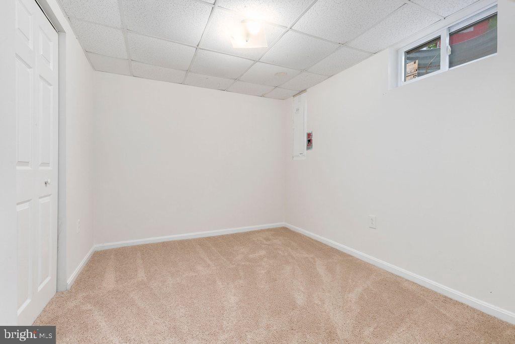 CALVERTON - Residential