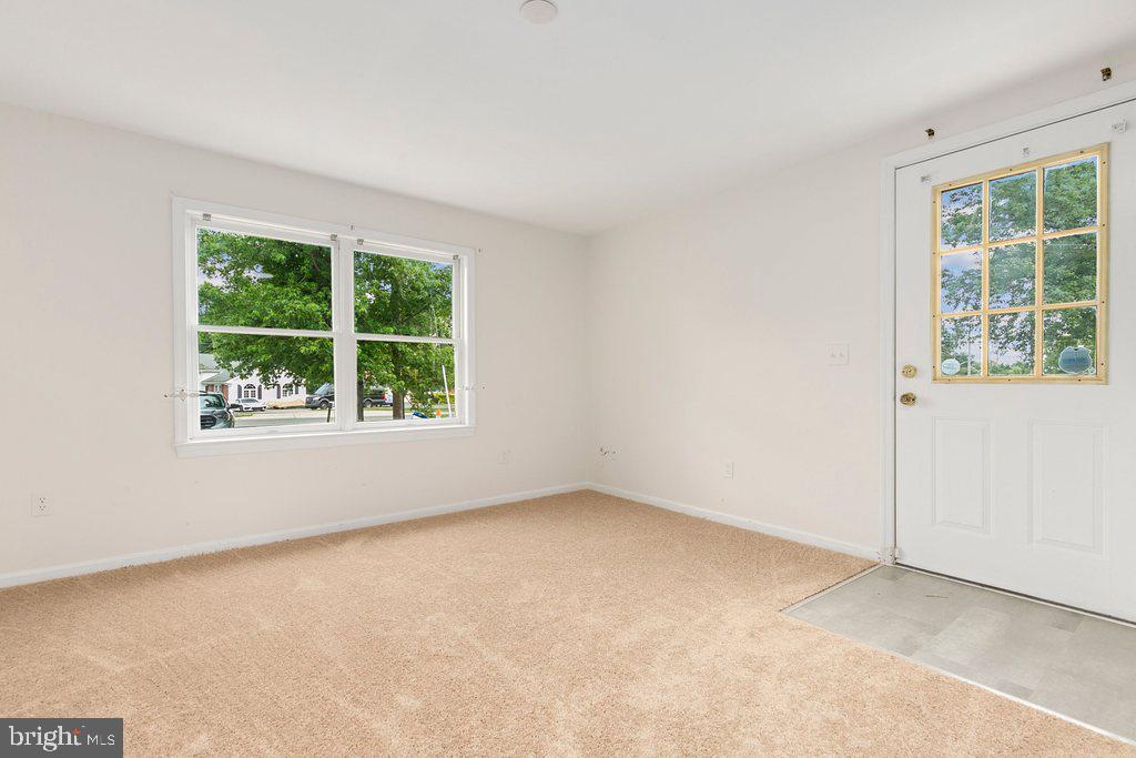 CALVERTON - Residential