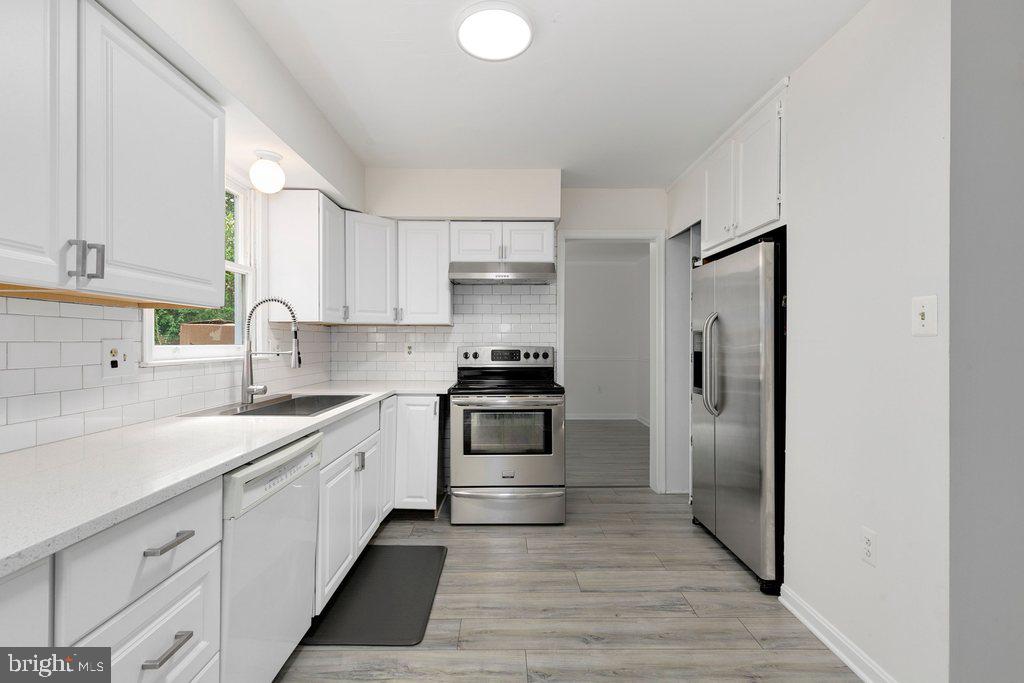 CALVERTON - Residential