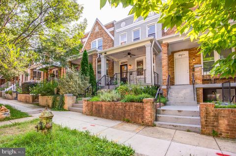 Photo of 543 23rd Place NE, WASHINGTON, DC 20002 (MLS # DCDC2222314)