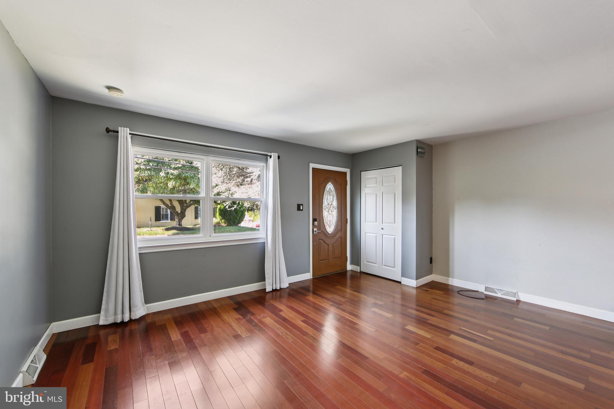 454 W 6TH AVENUE