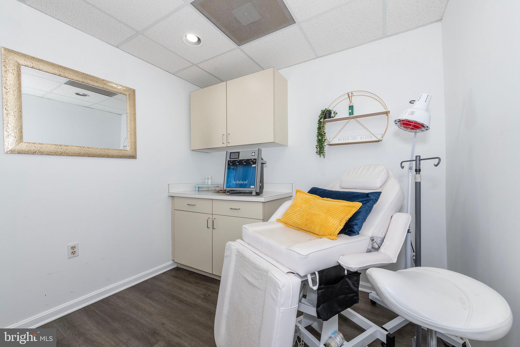 AMBER MEADOWS PROFESSIONAL BUILDING - Commercial Sale