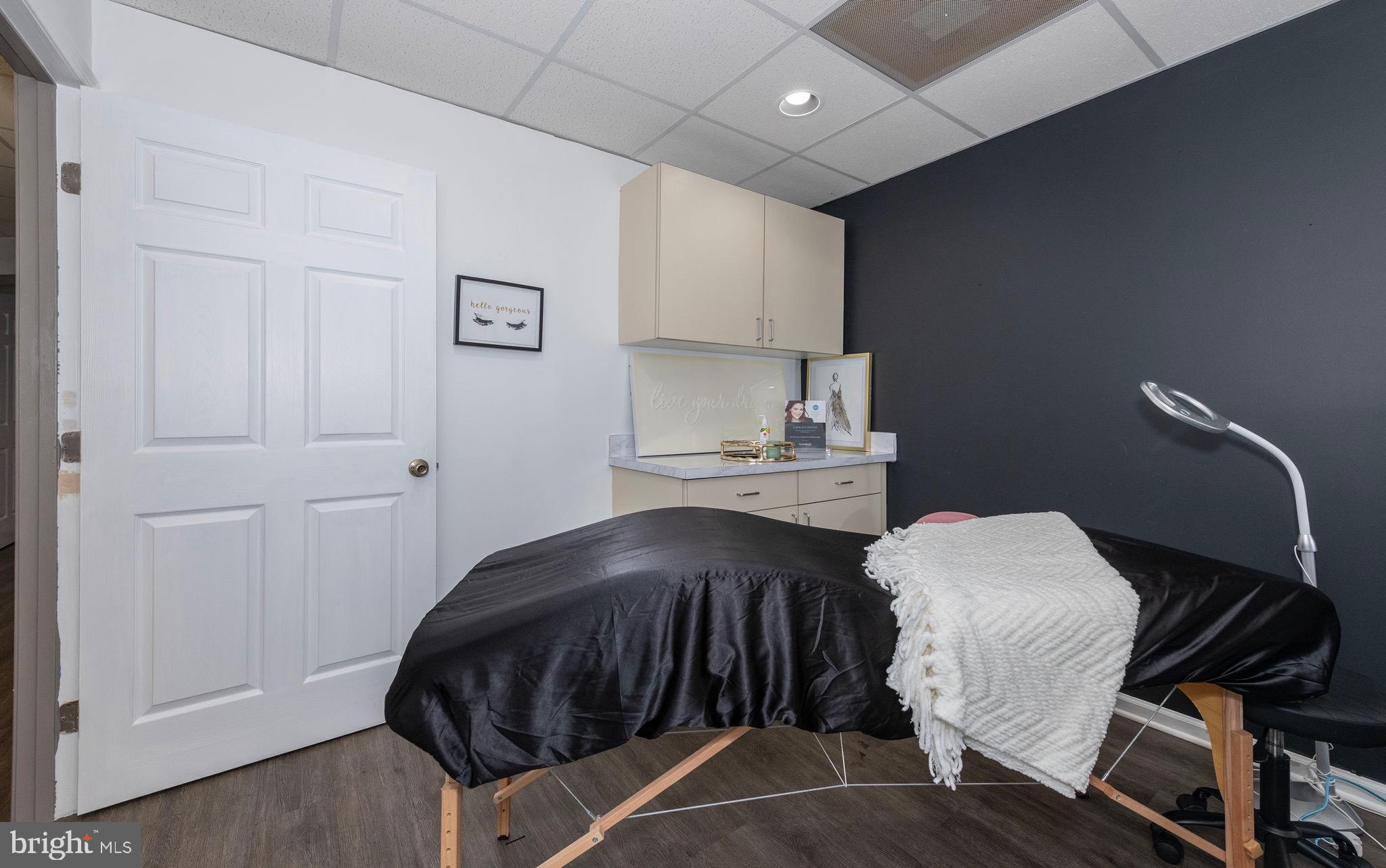 AMBER MEADOWS PROFESSIONAL BUILDING - Commercial Sale