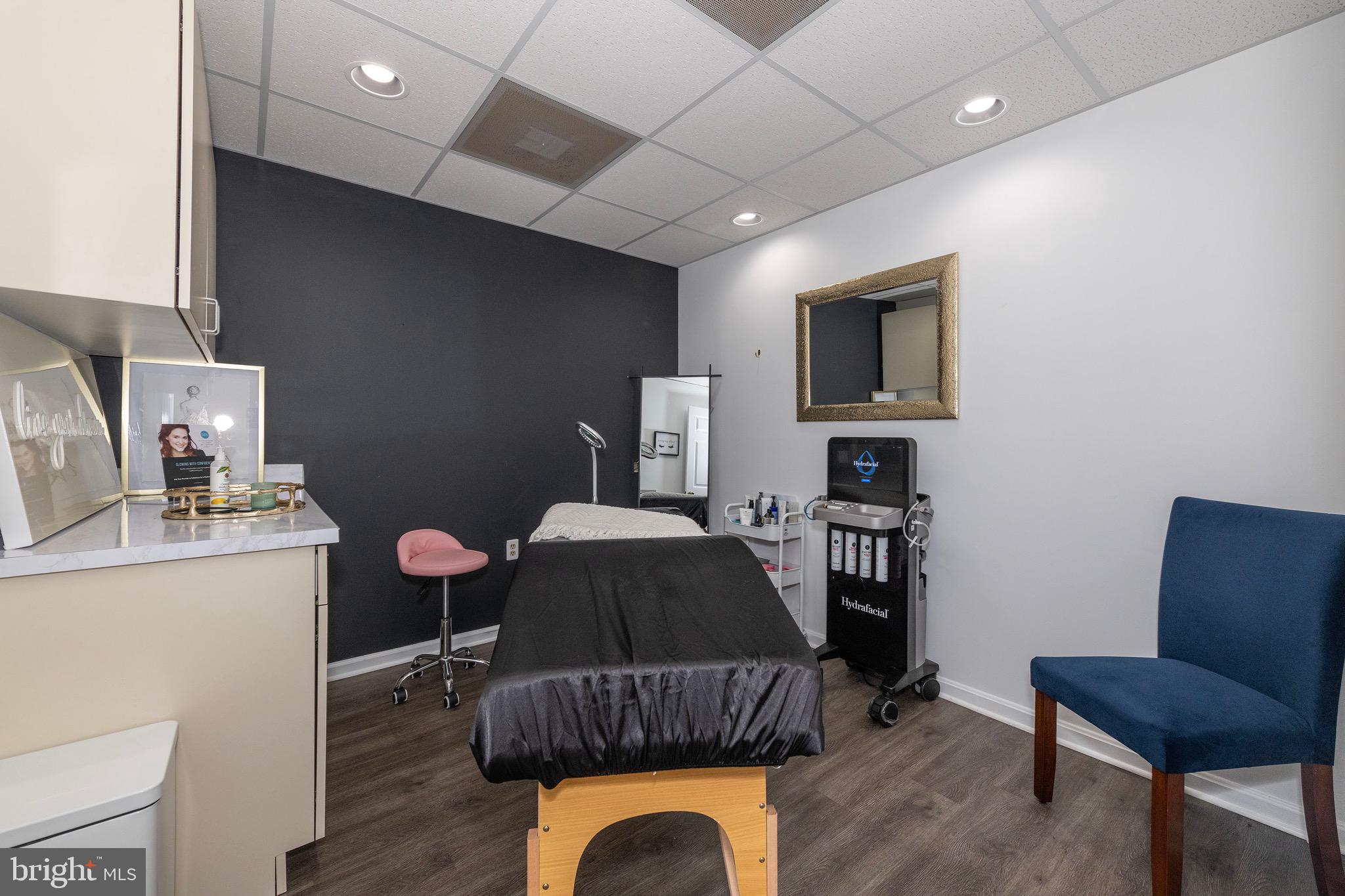 AMBER MEADOWS PROFESSIONAL BUILDING - Commercial Sale