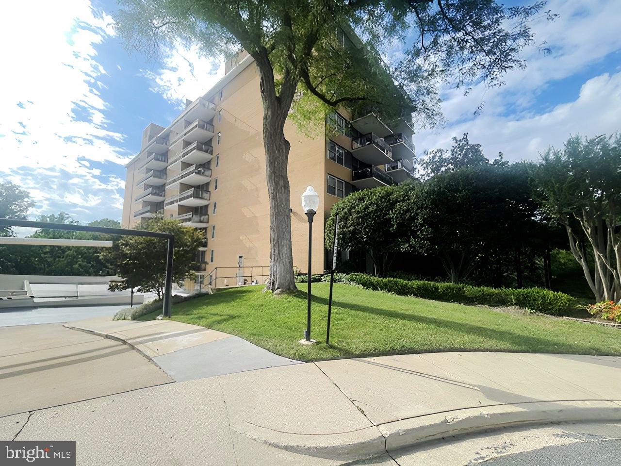2030 N ADAMS STREET 208